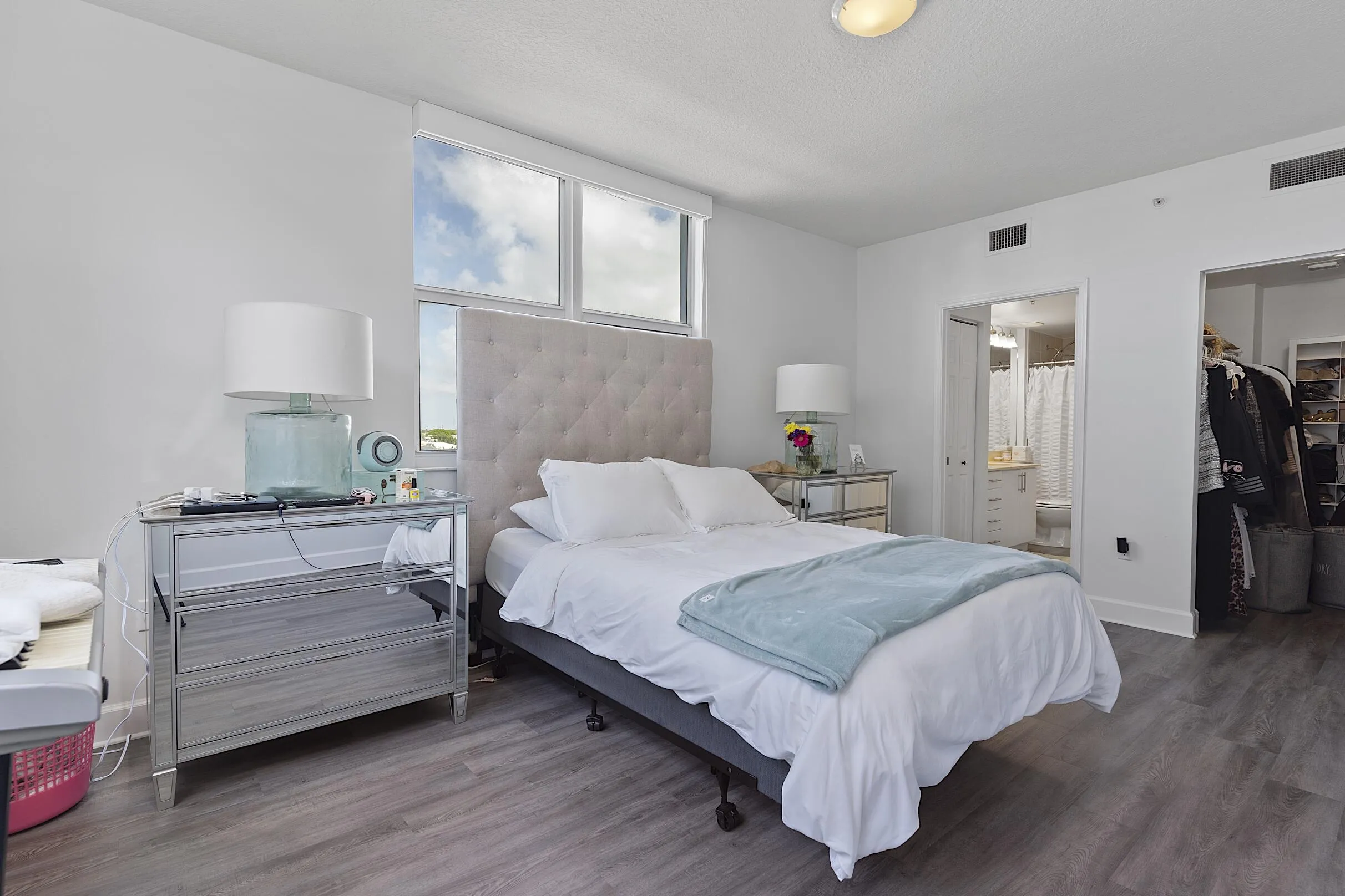 2401 NE 65th St - #502 - 234