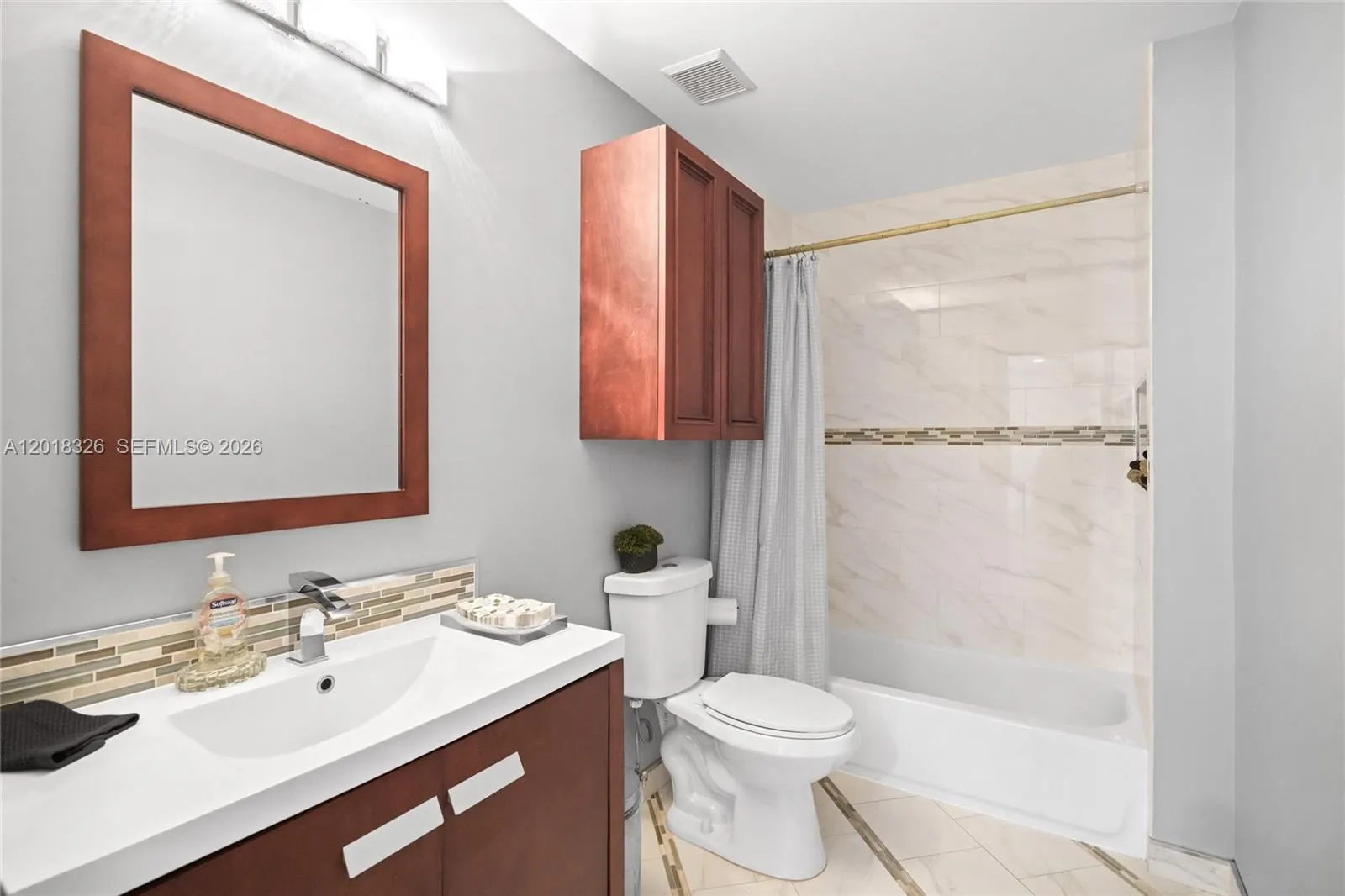2nd floor bathroom