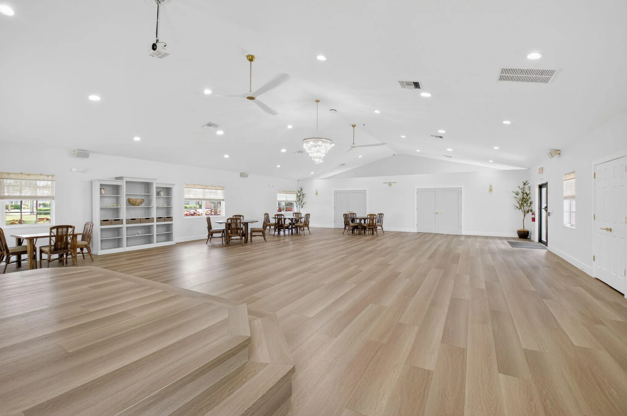 Clubhouse salon
