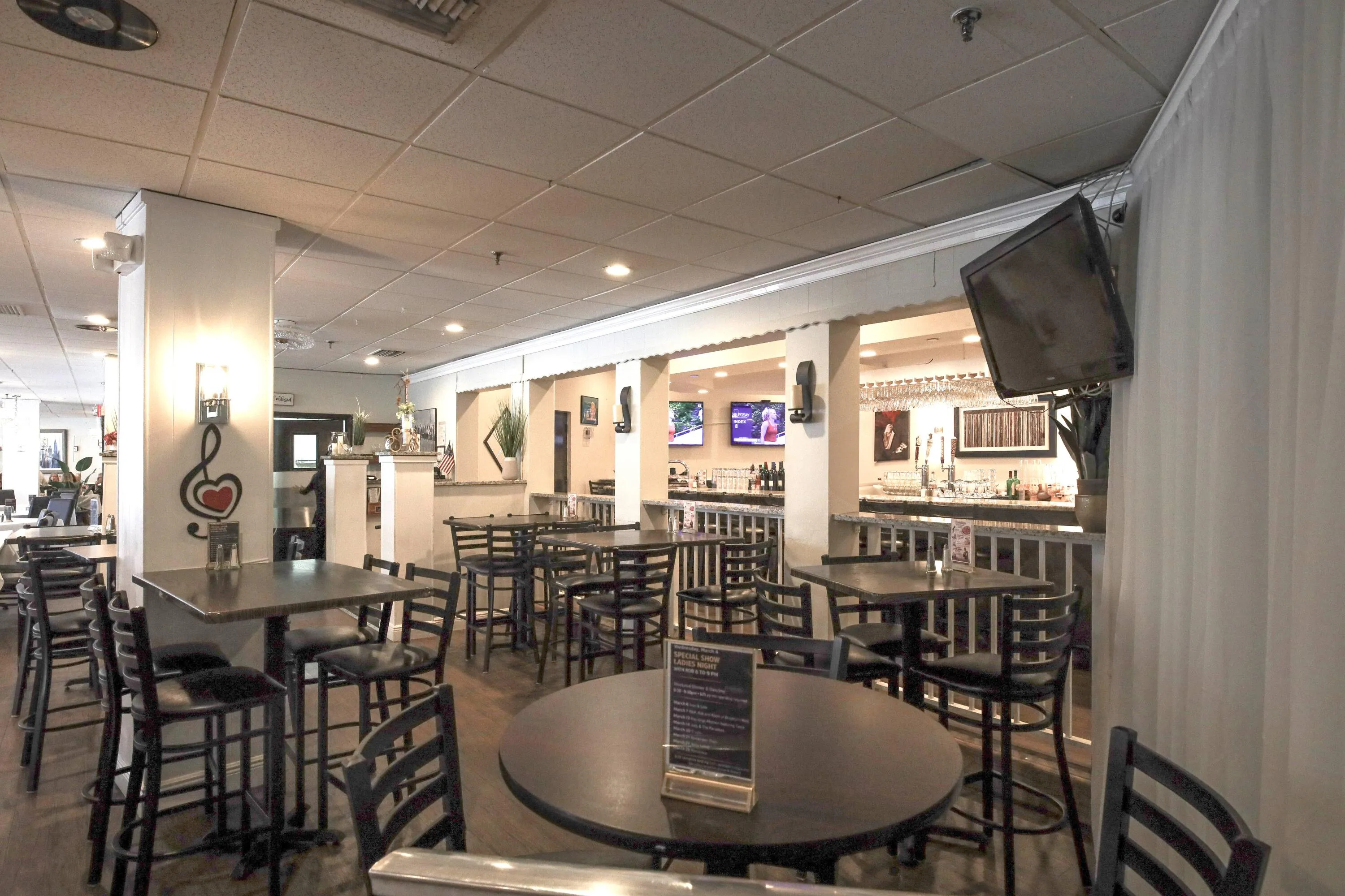 MEL'S BISTRO