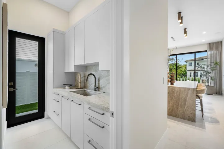 071-748Northeast72ndStreet-BocaRaton-FL-