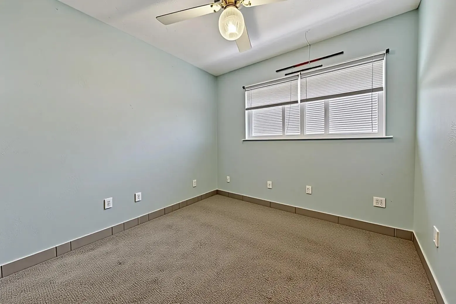 3RD BDRM/OFFICE EMPTY
