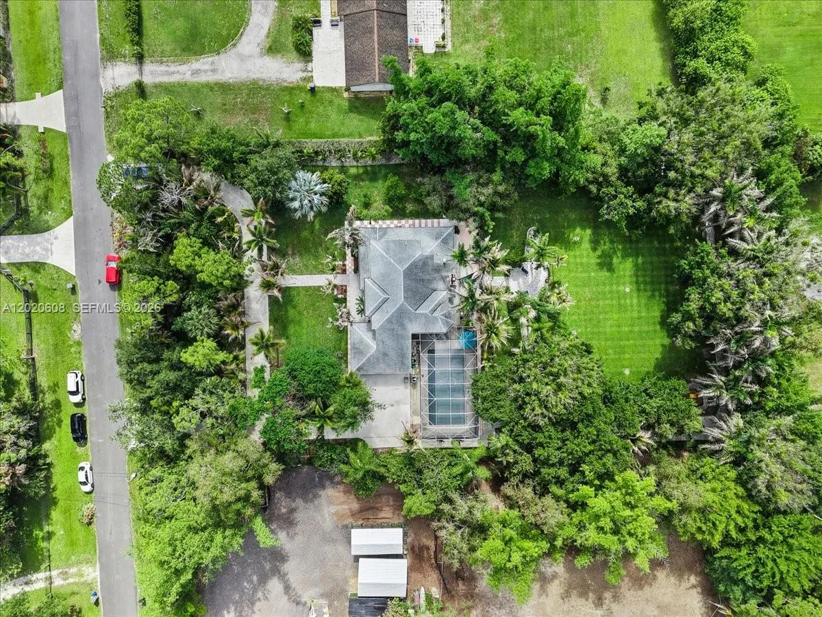 Property photo 100