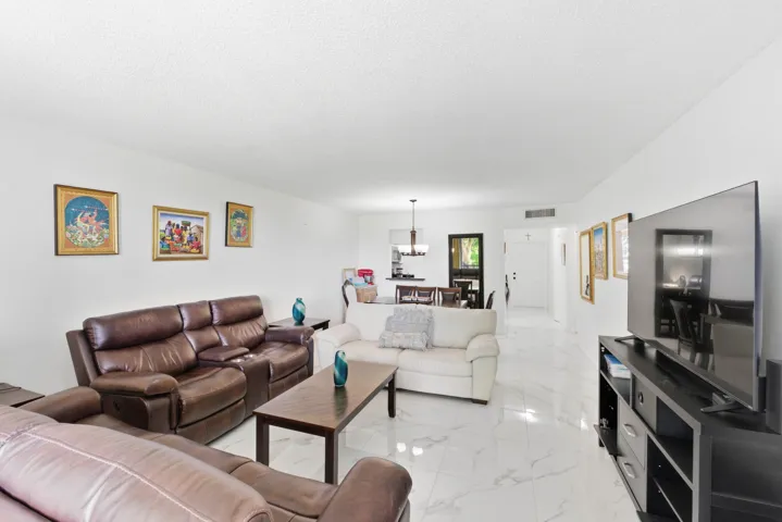 260 NW 76th Ave U207_006