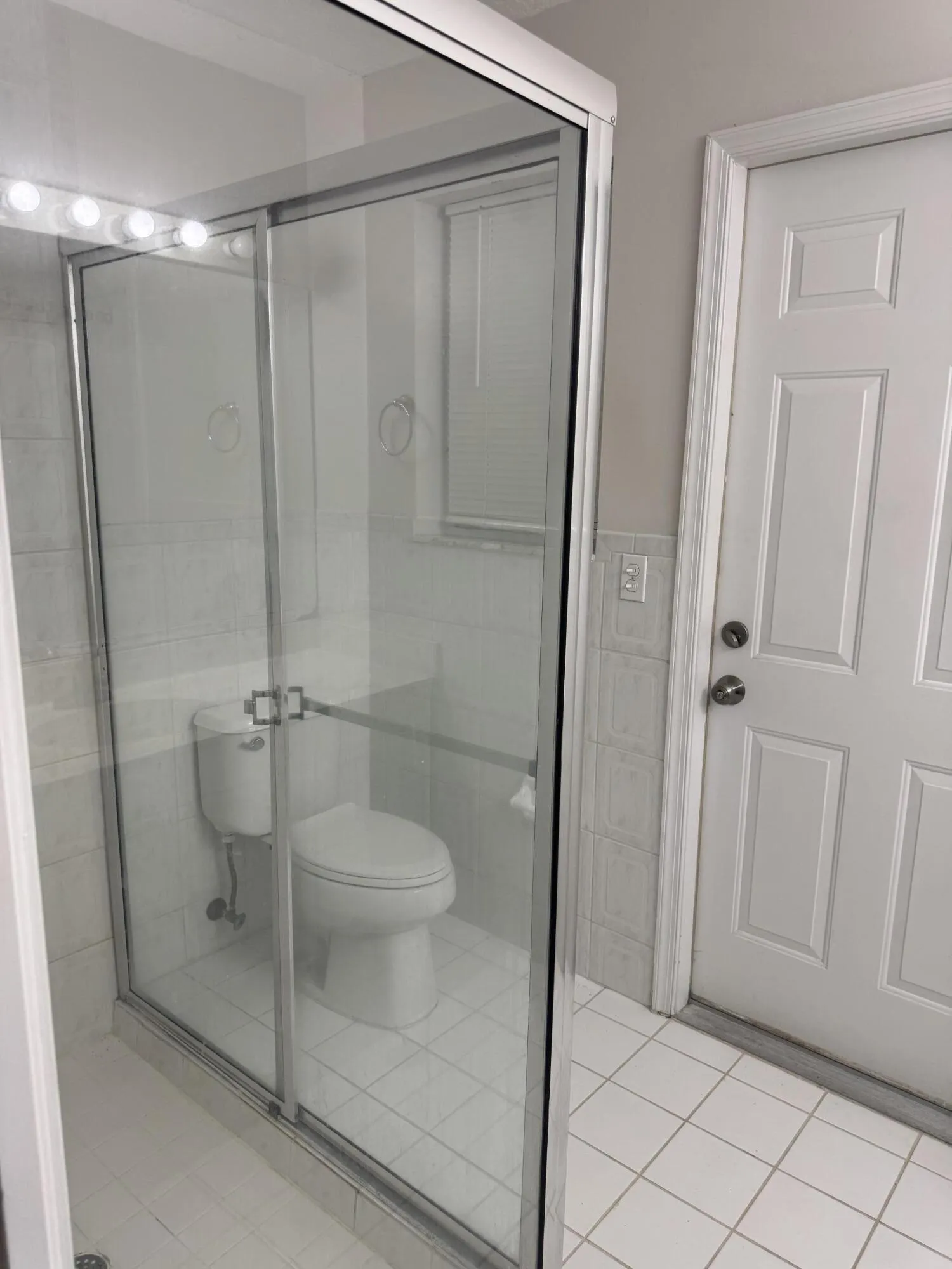 Mbr bath has cabana door to large oversized 26x12 roofed covered patio