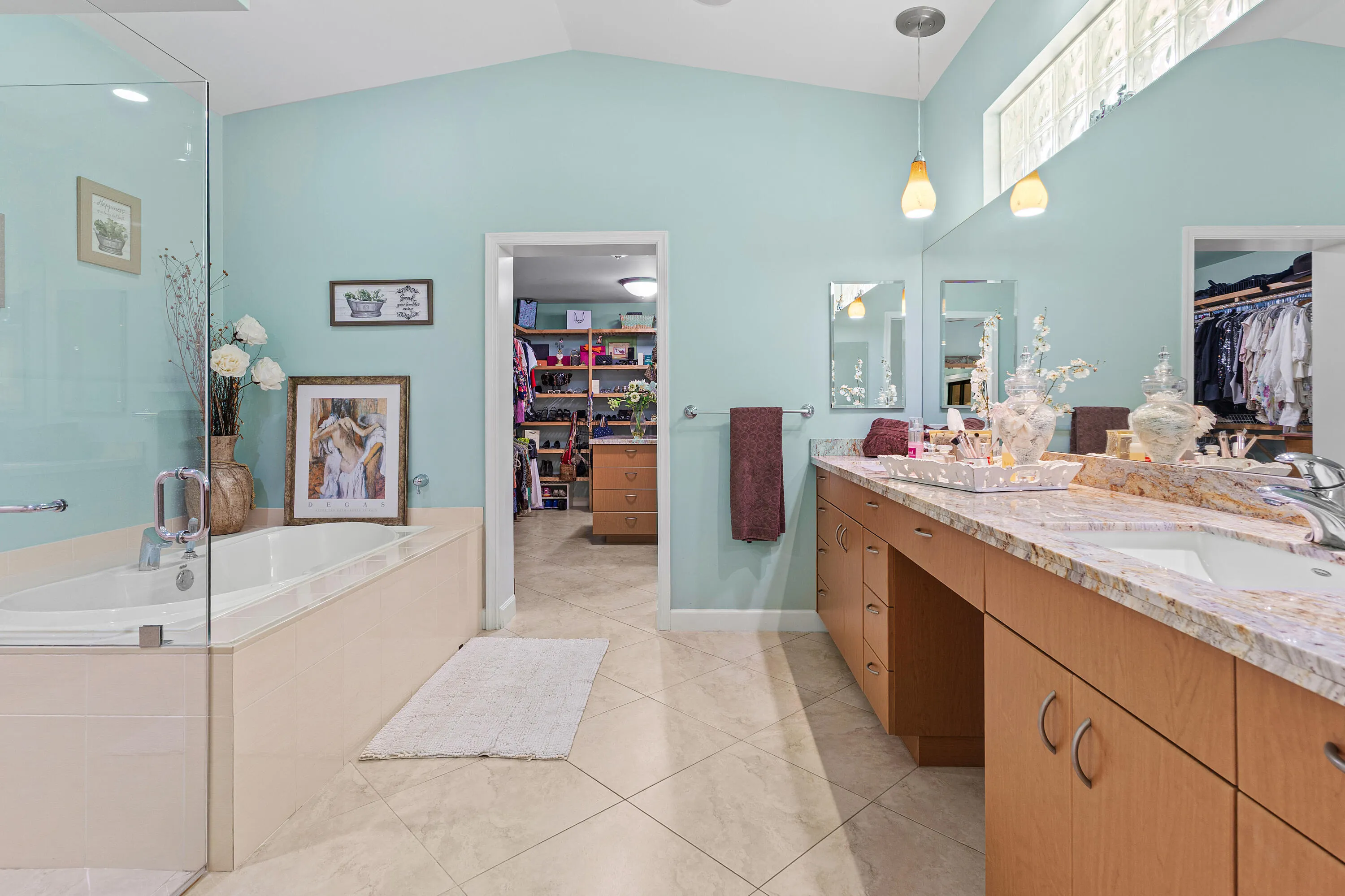 Beautifull Primary Bath