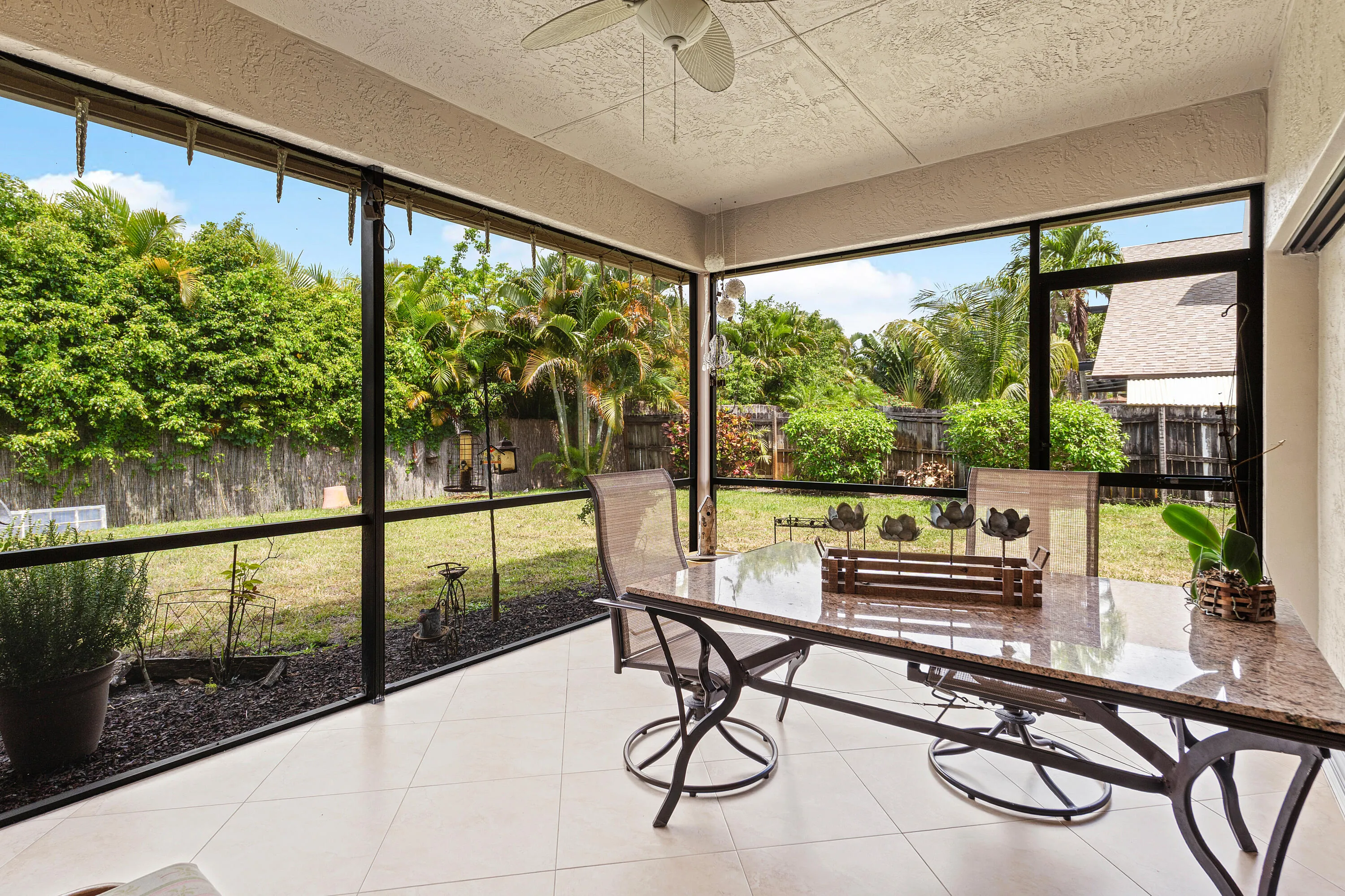 Spacious Screened patio