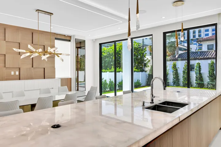 Dining/Kitchen