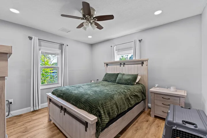 18-web-or-mls-A7405476