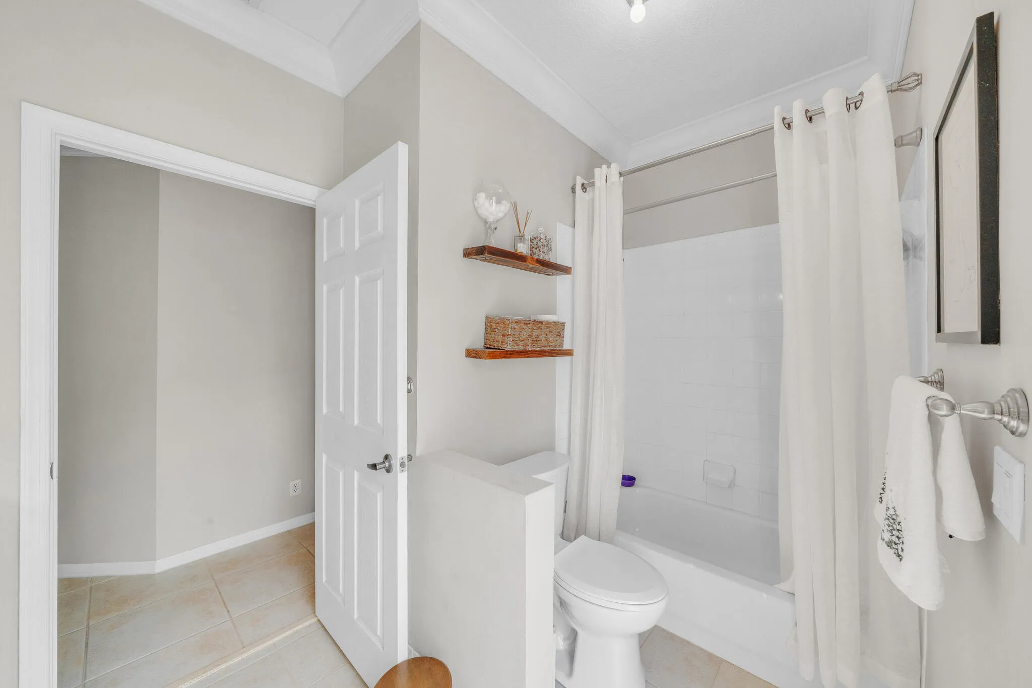 22 Guest Bathroom (6)