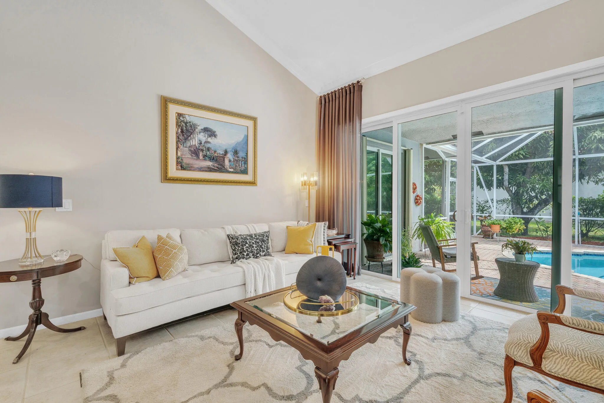 4 Living Area (2)