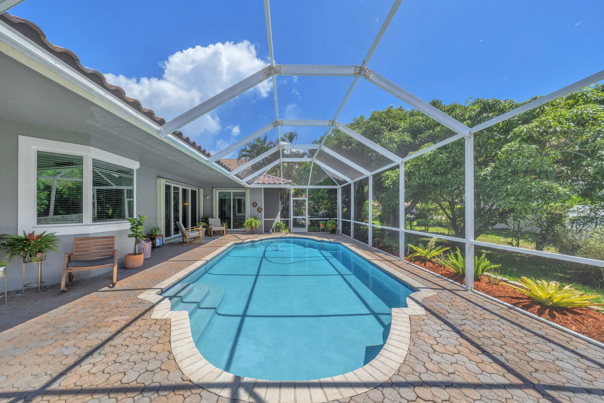 5 Pool+Backyard (4)