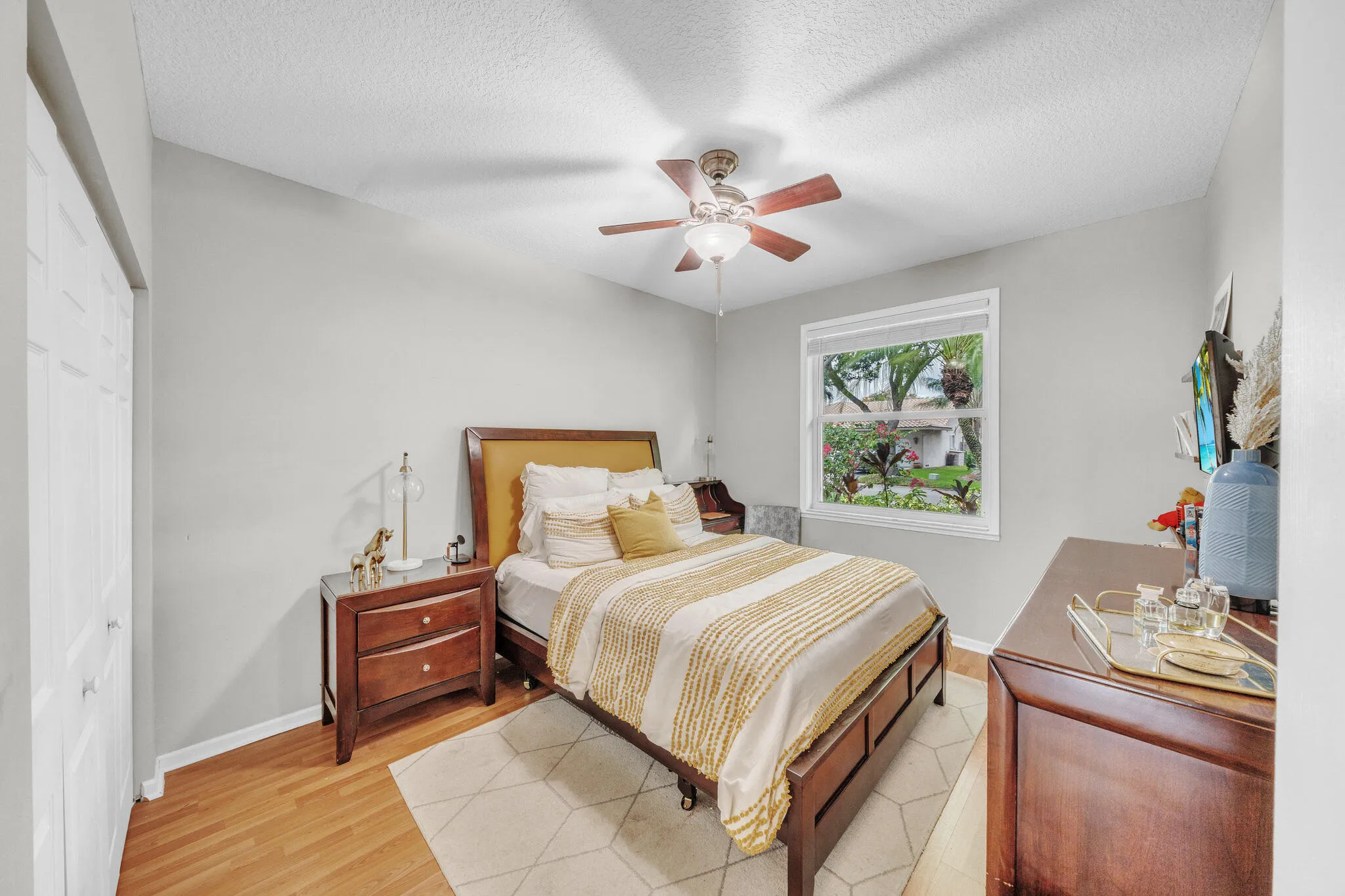 21 Guest Bedroom B (1)