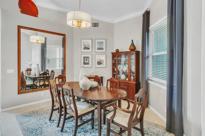 12 Dining Area (2)