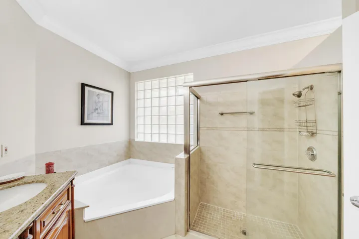 8 Primary Bathroom (3)