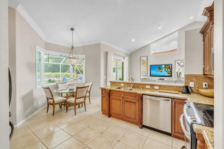 14 Kitchen (5)