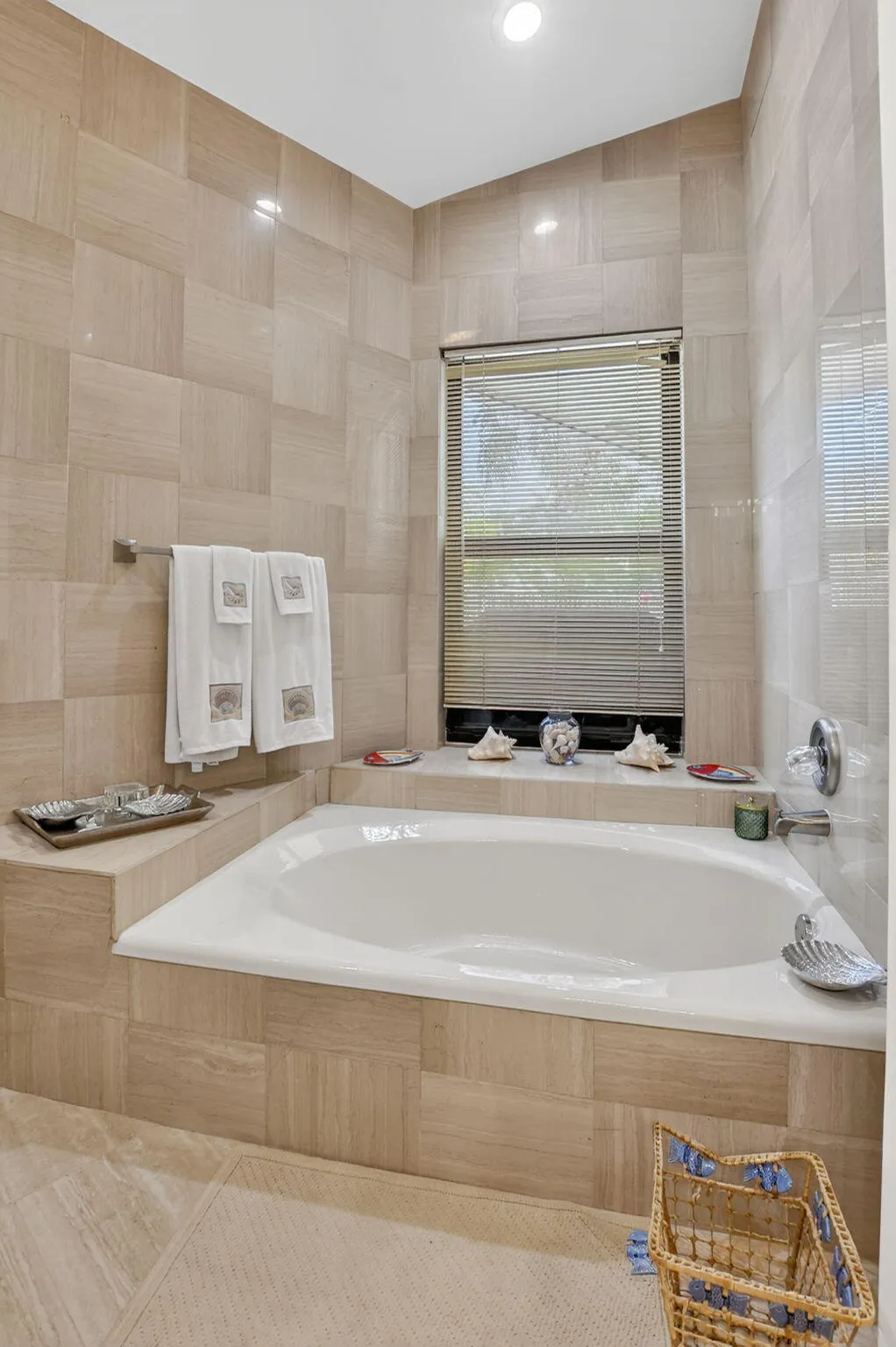 Master tub