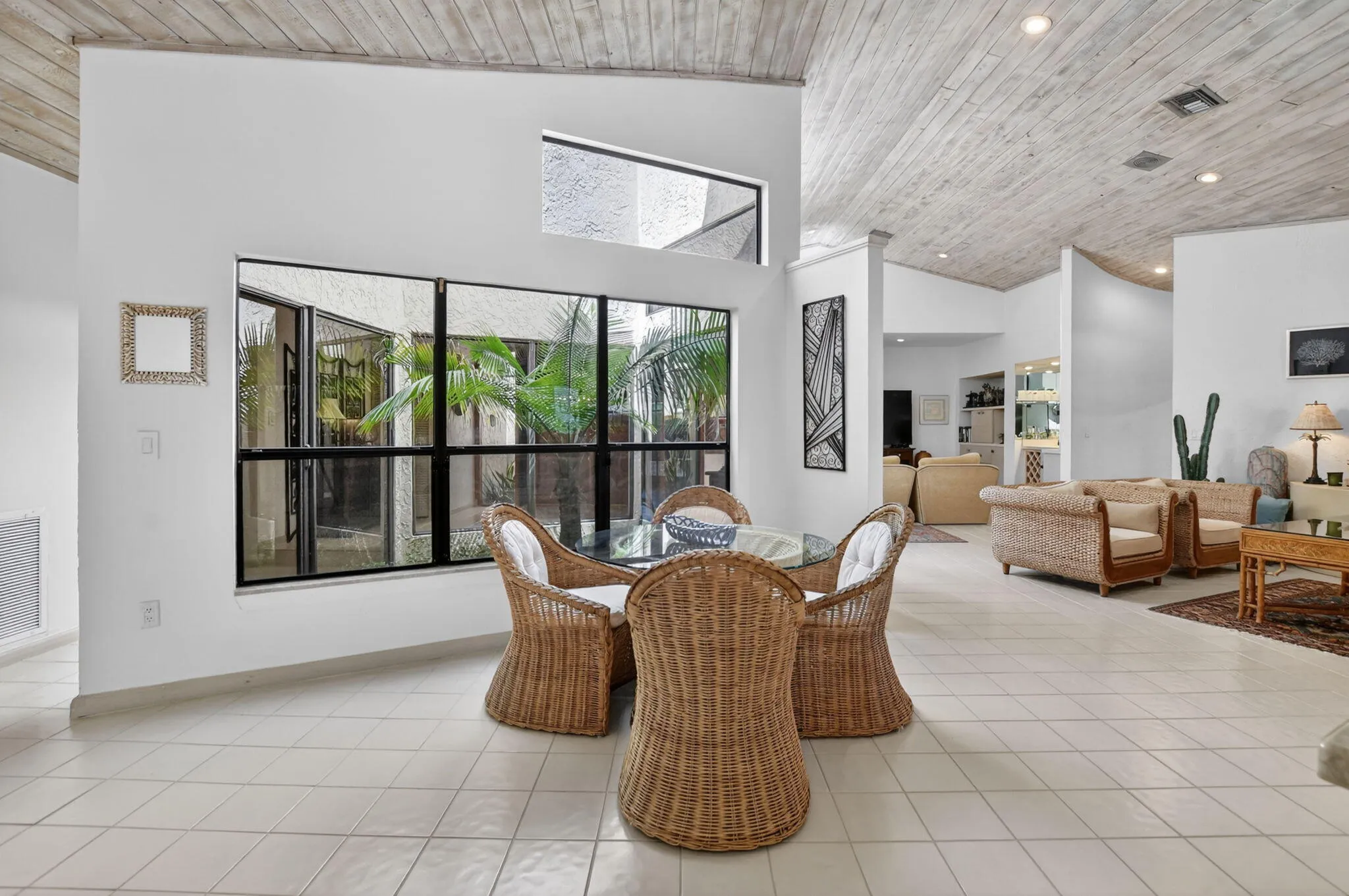 breakfast open to living area