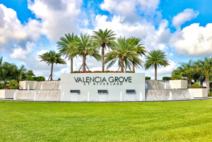 1-Valencia Grove Entrance