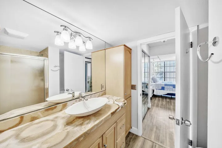 11 Primary Bathroom (5)