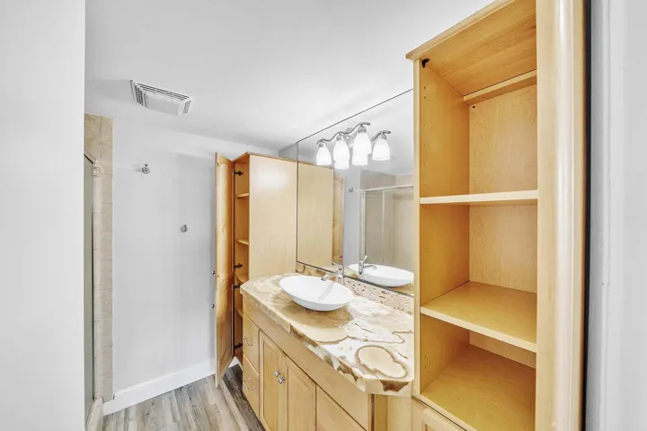 11 Primary Bathroom (3)