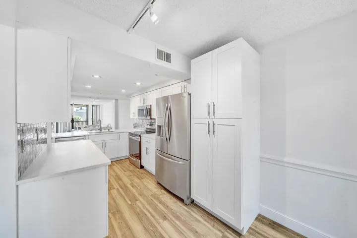 4 Kitchen (1)