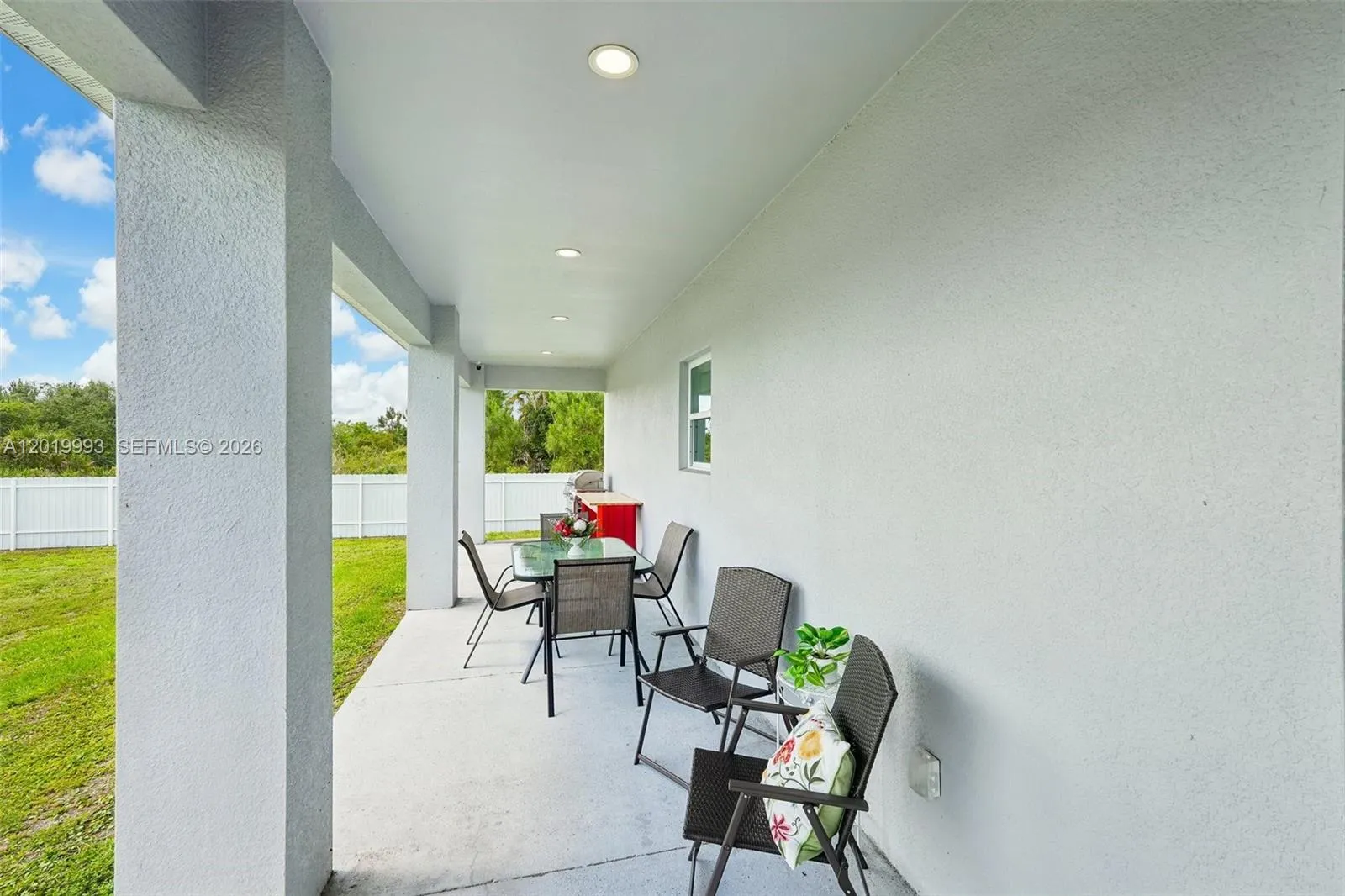 Property photo 123