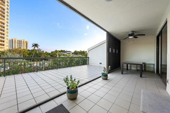 Covered Patio & Deck