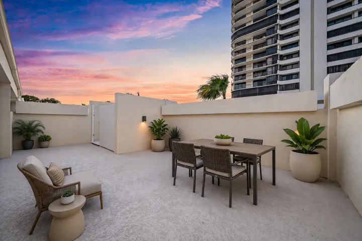 Private Courtyard