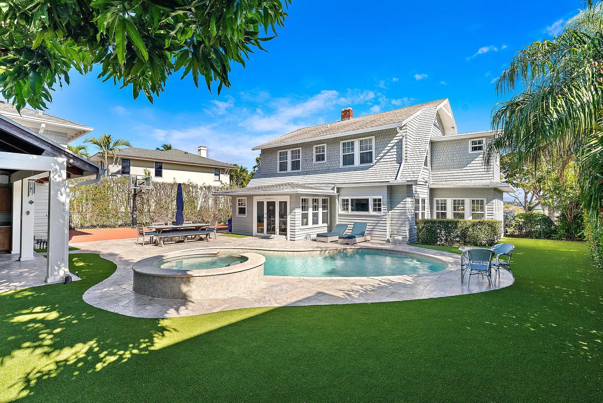 3109 Washington