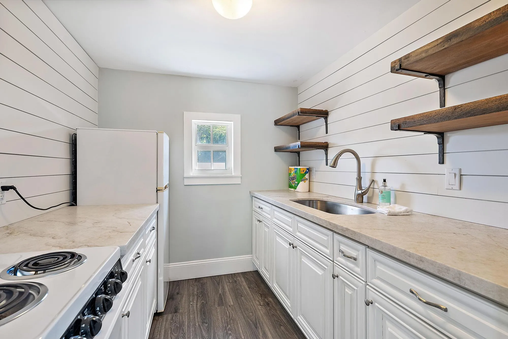 Apt Kitchen