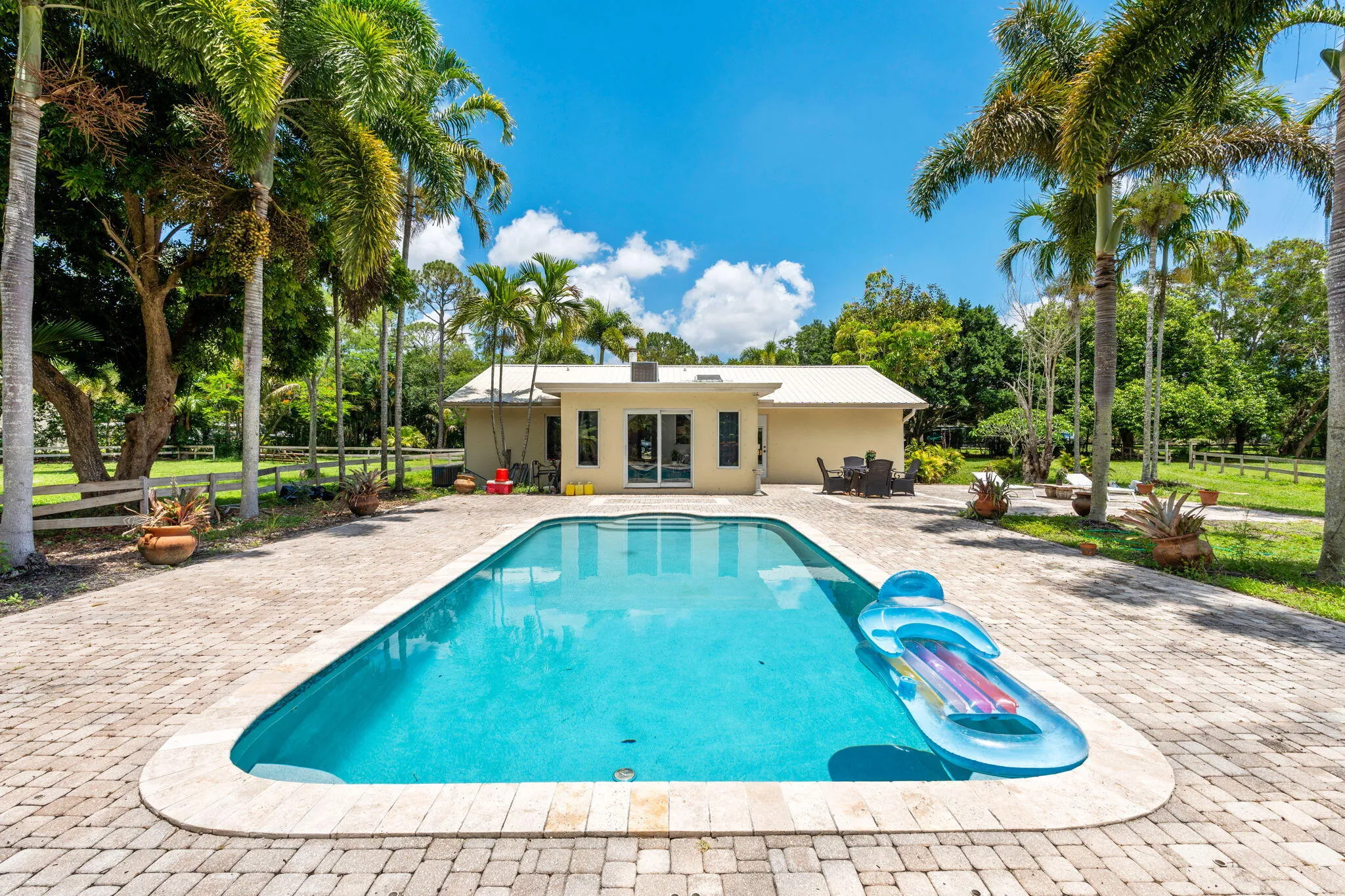 34-web-or-mls-A7406538
