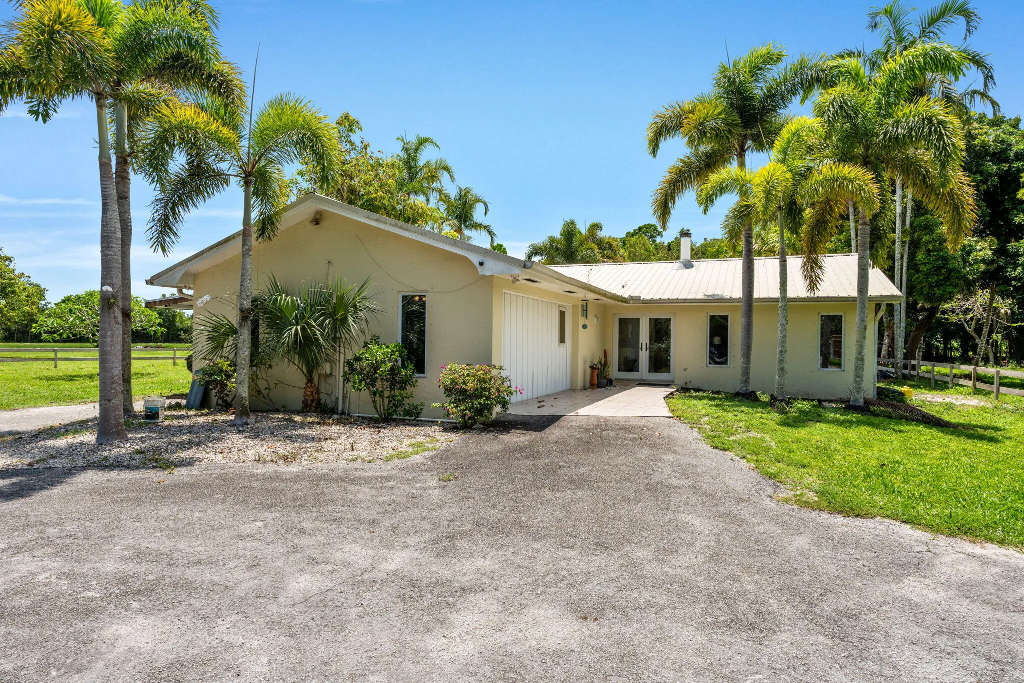 1-web-or-mls-A7406544