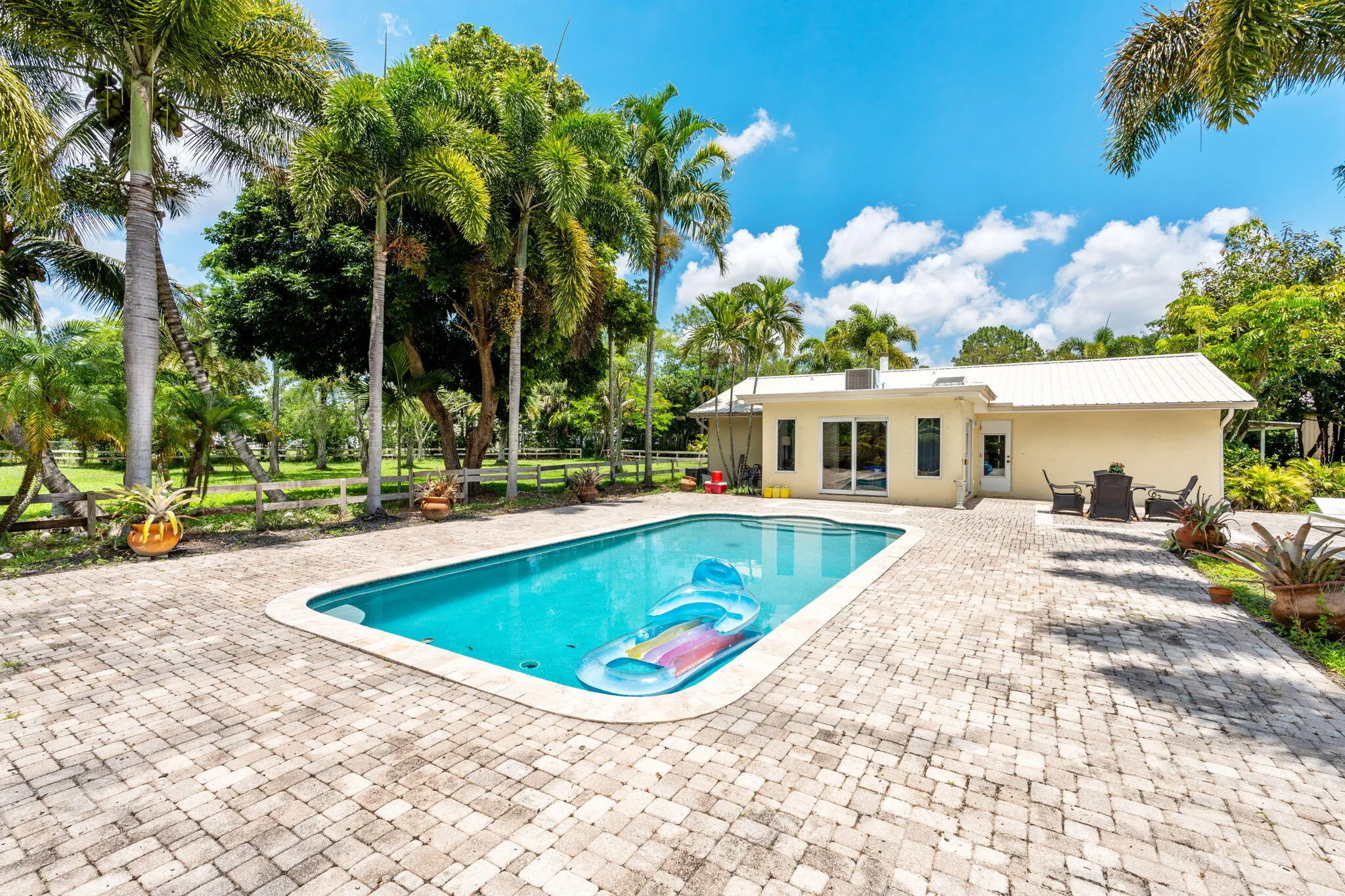 29-web-or-mls-A7406539