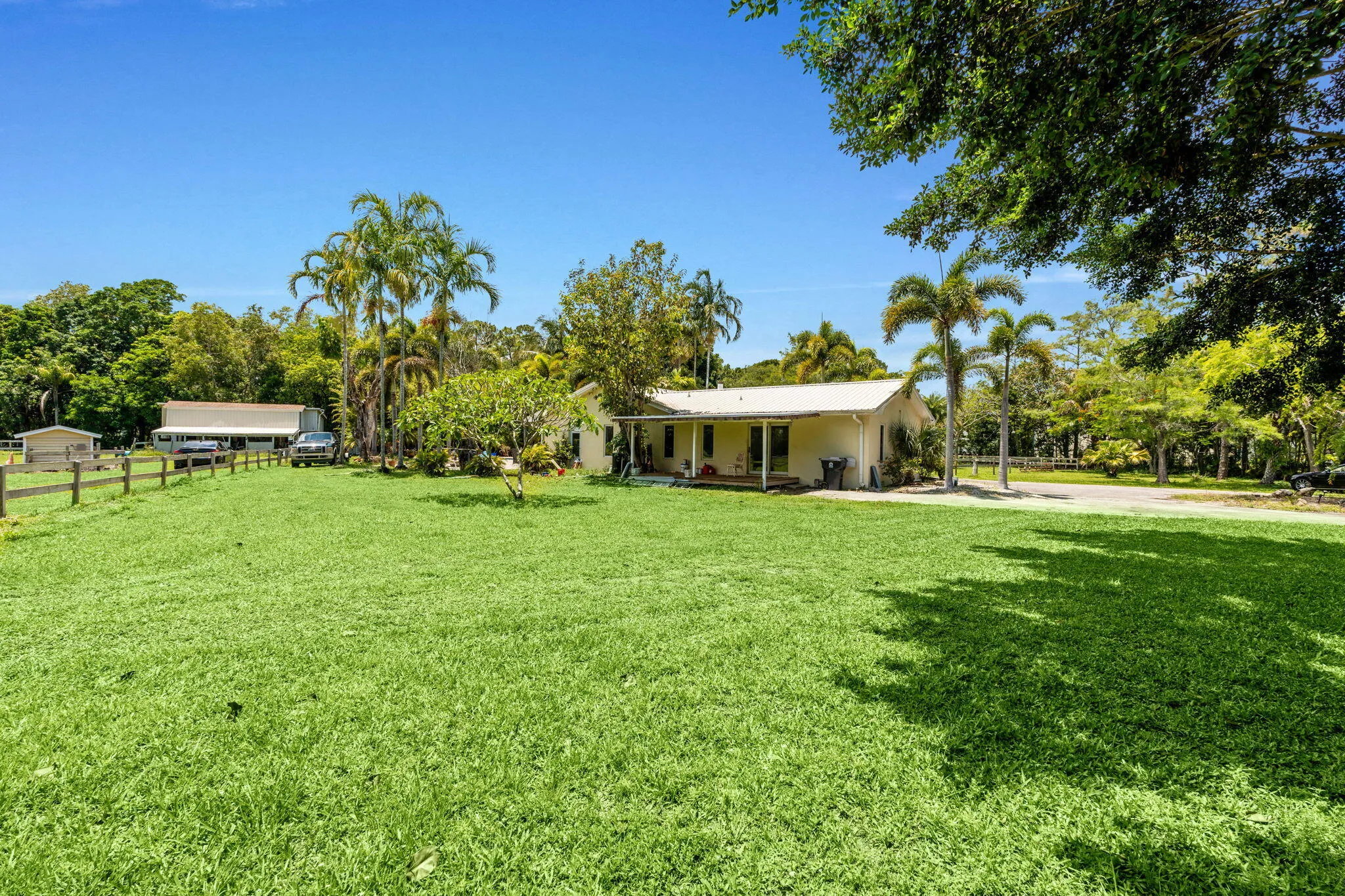 40-web-or-mls-A7406549