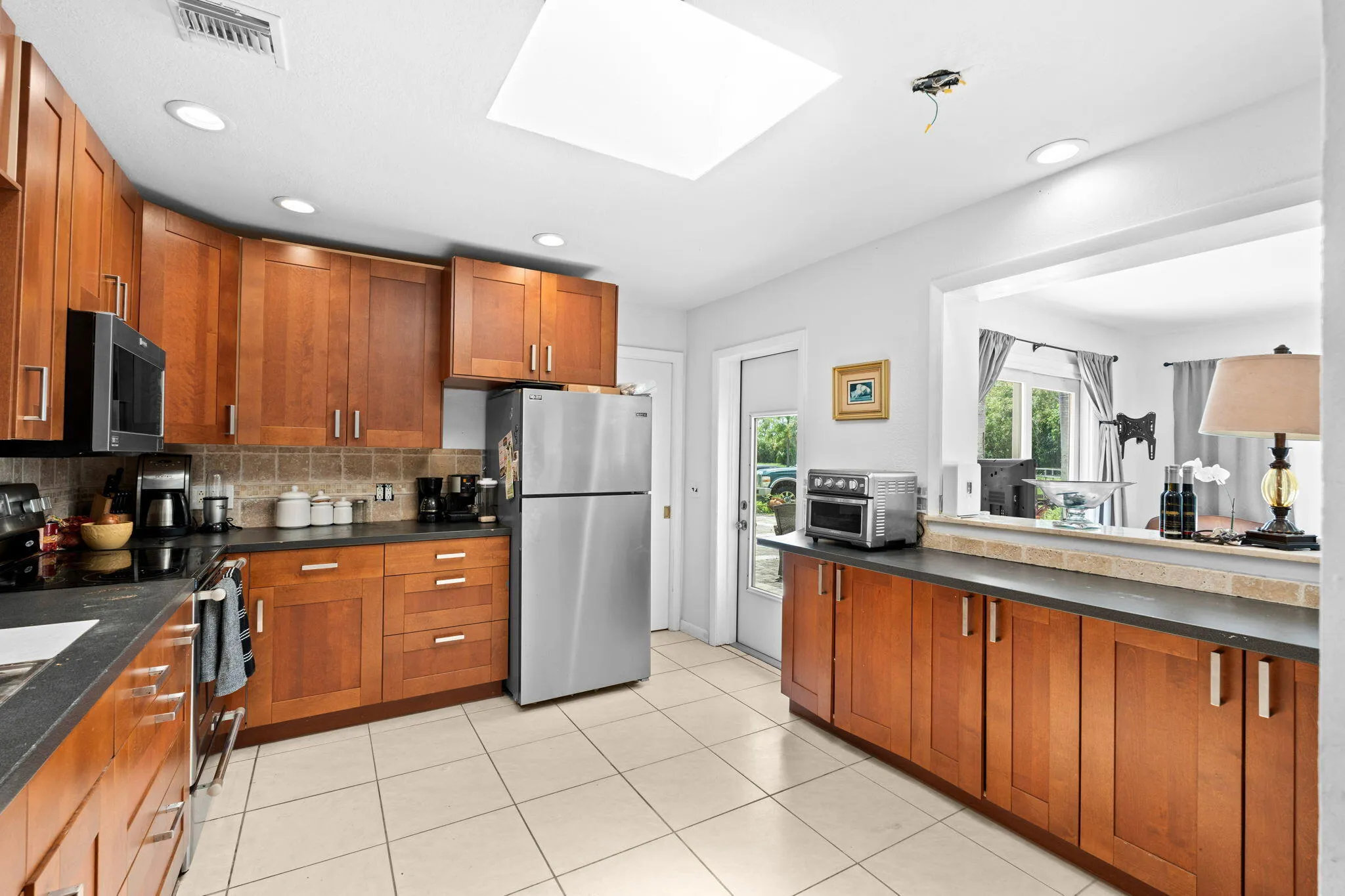 8-web-or-mls-A7406524