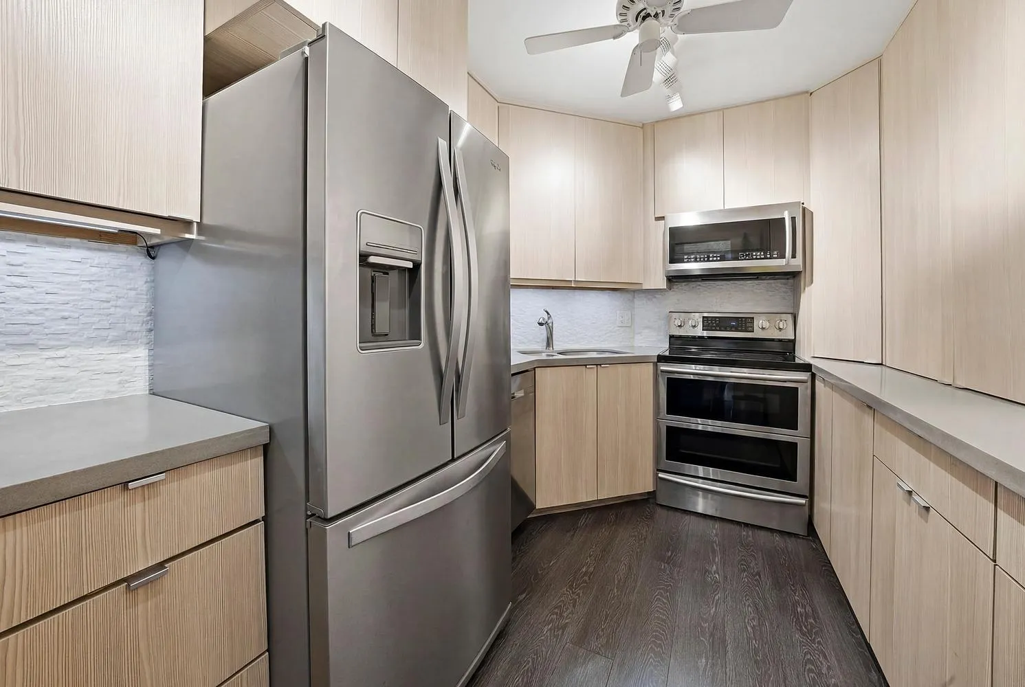 004-013-Kitchen-1491x1000
