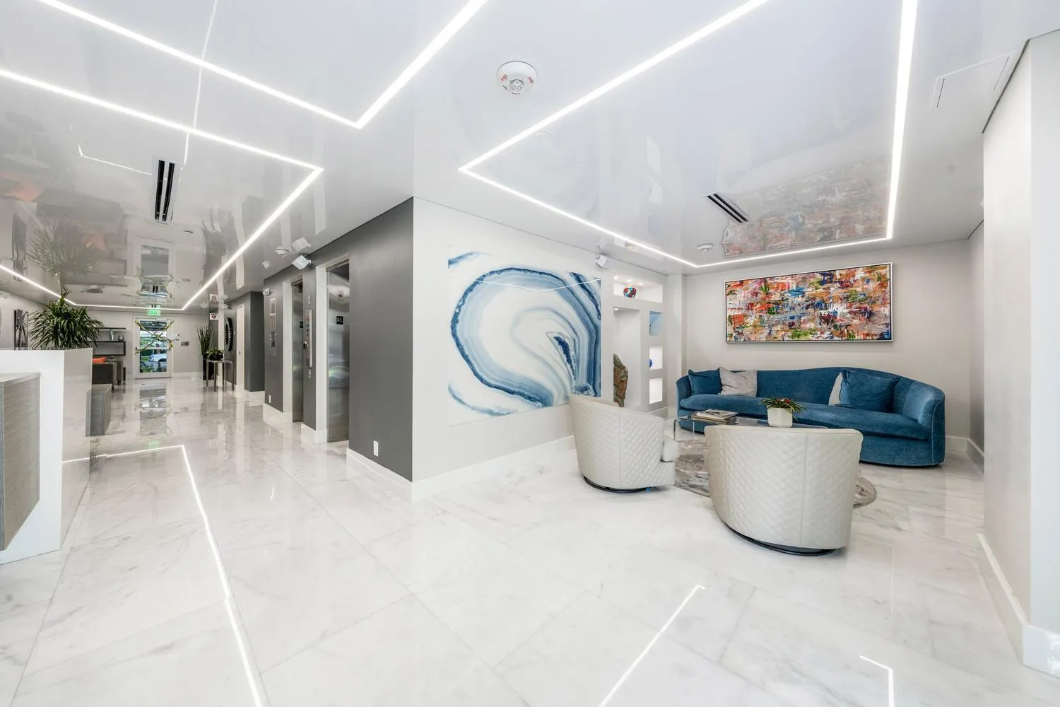 033-015-Lobby-1500x1000