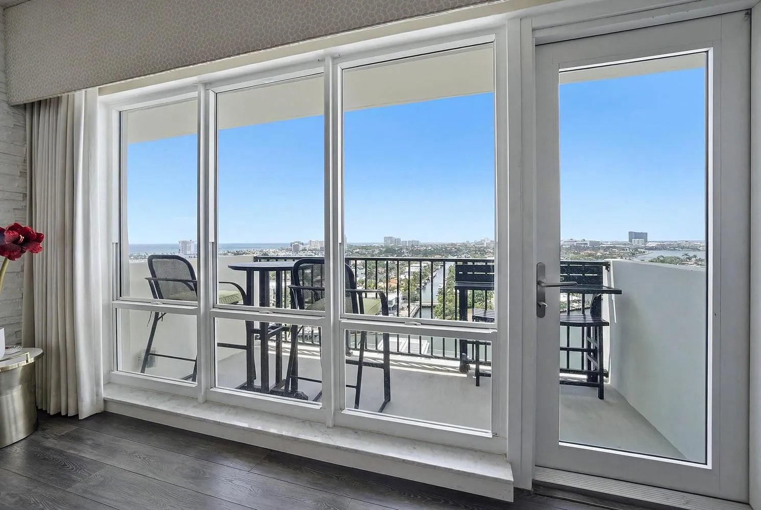 006-007-Balcony-1491x1000