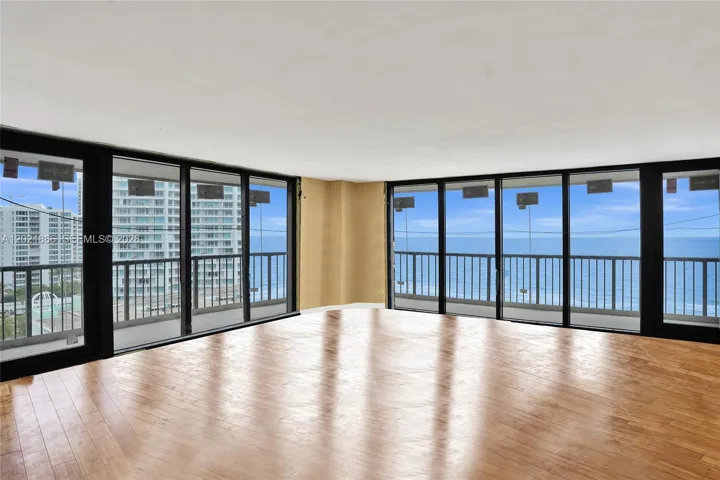 CORNER UNIT