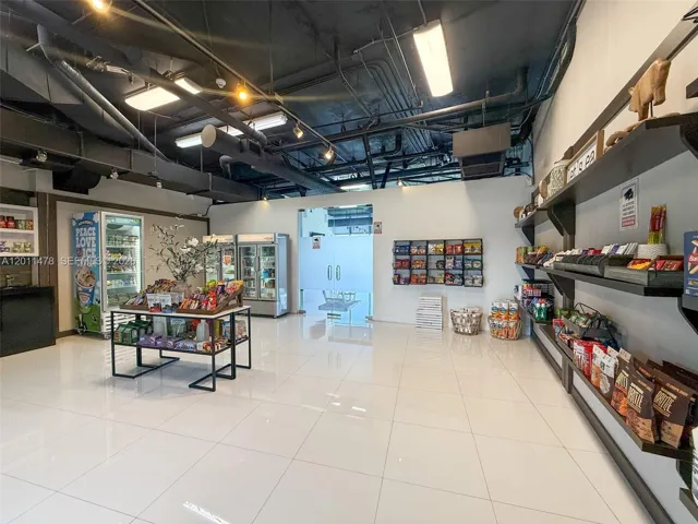 Mini Market