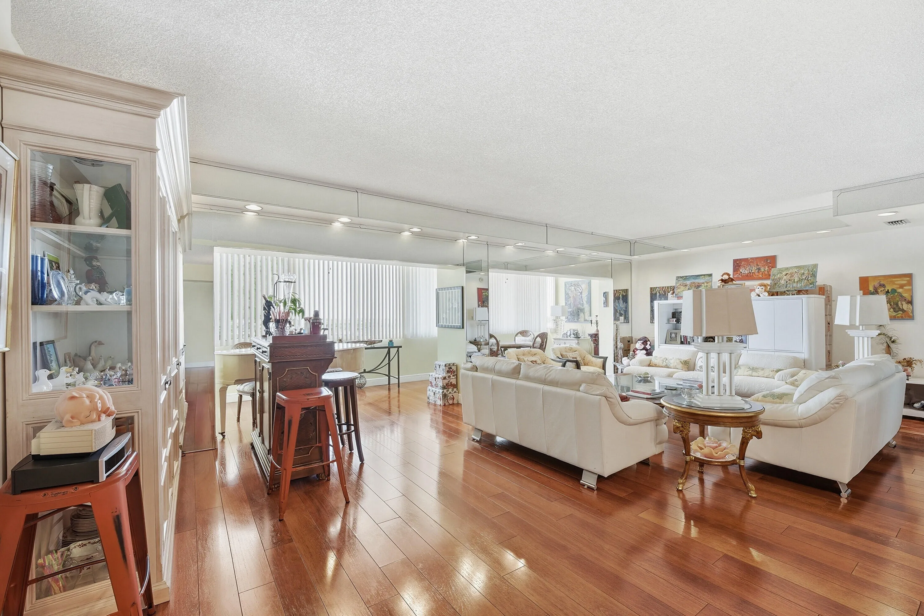 10_living room