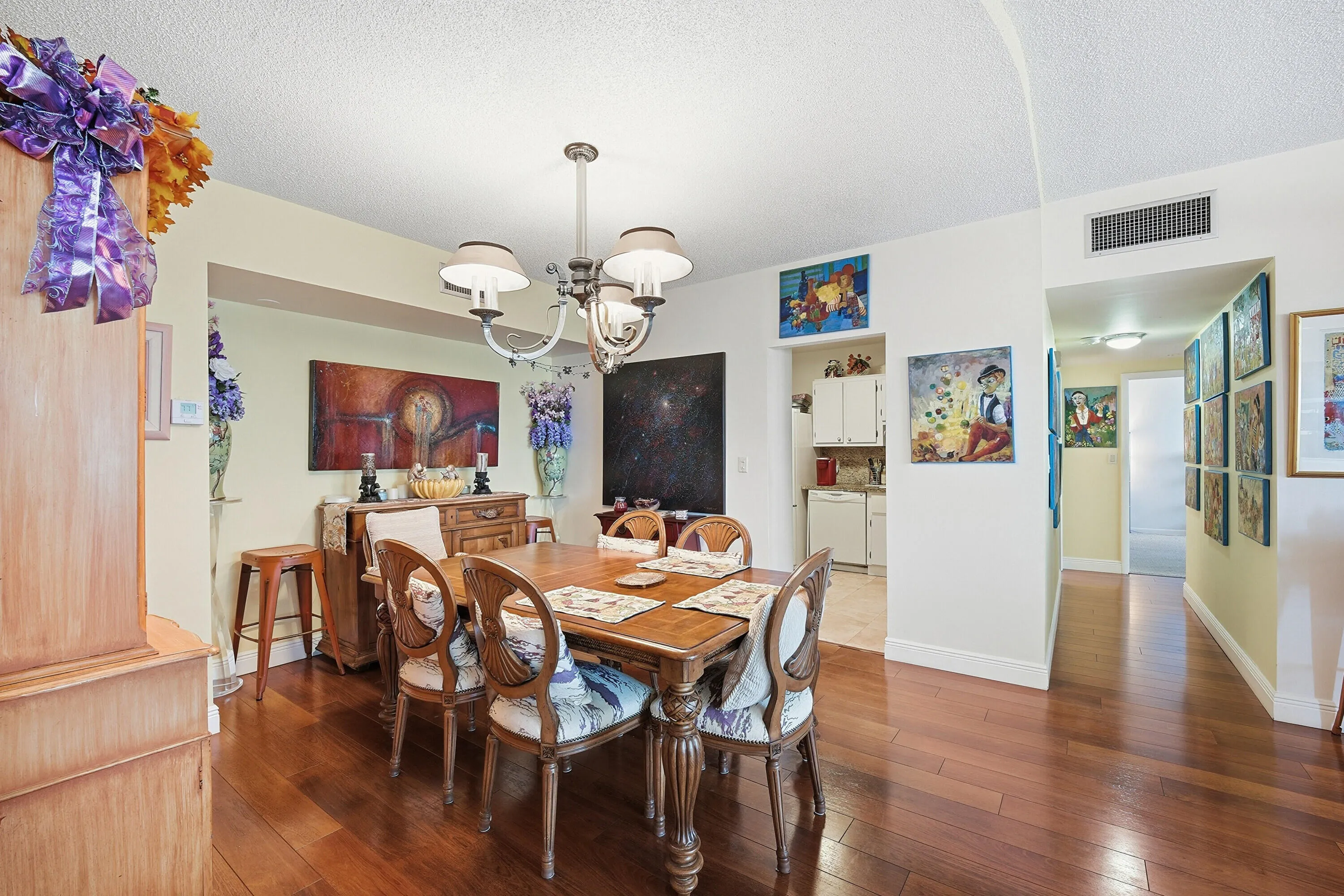 11_dining area