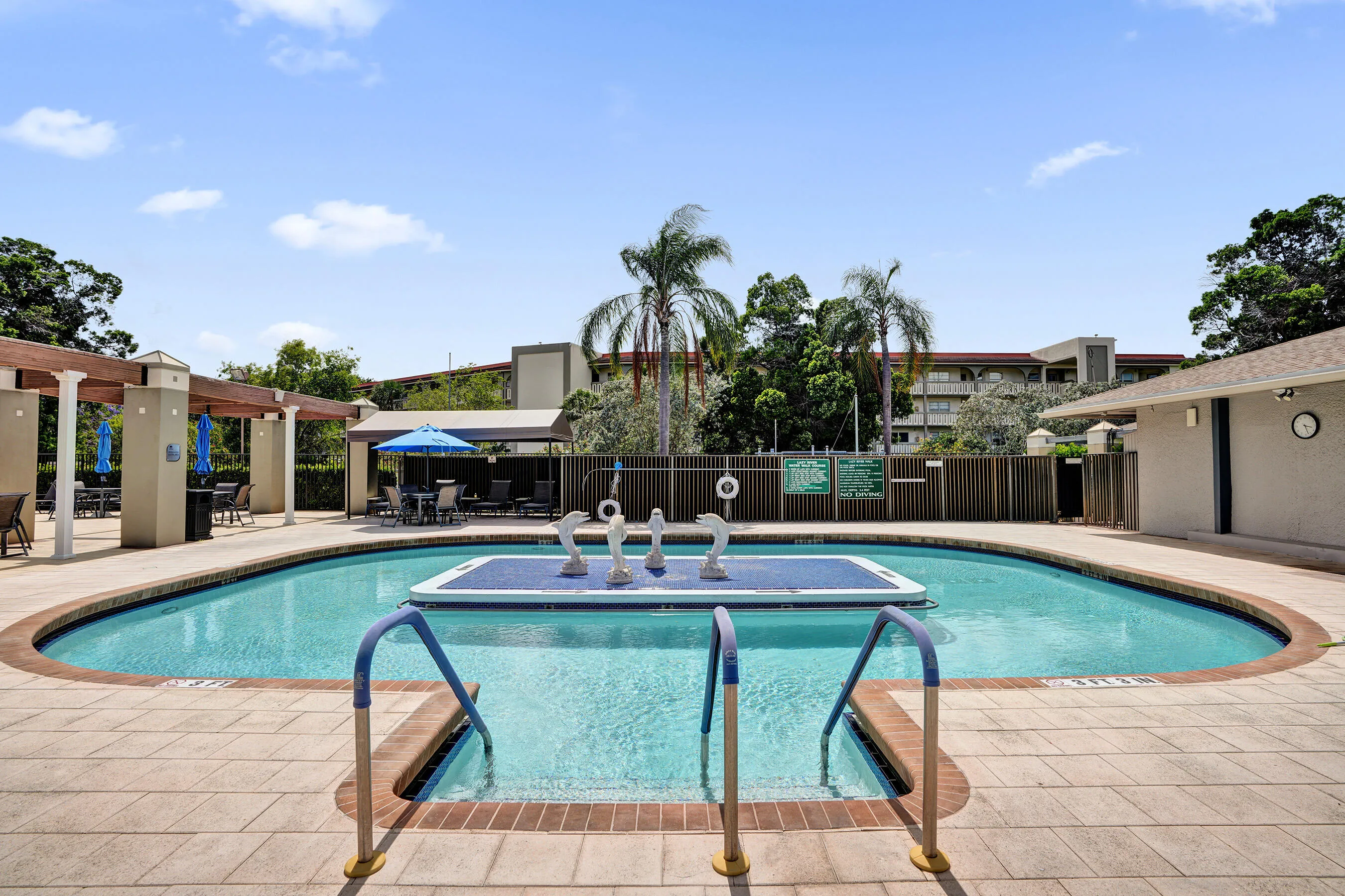 Walking pool