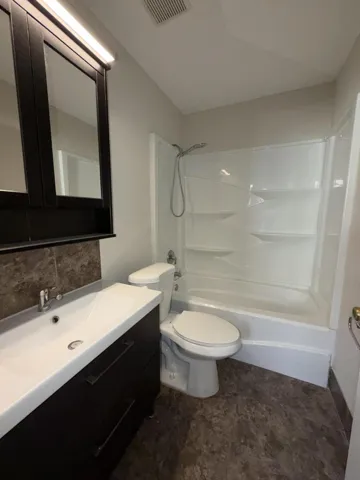 2nd Full Bathroom