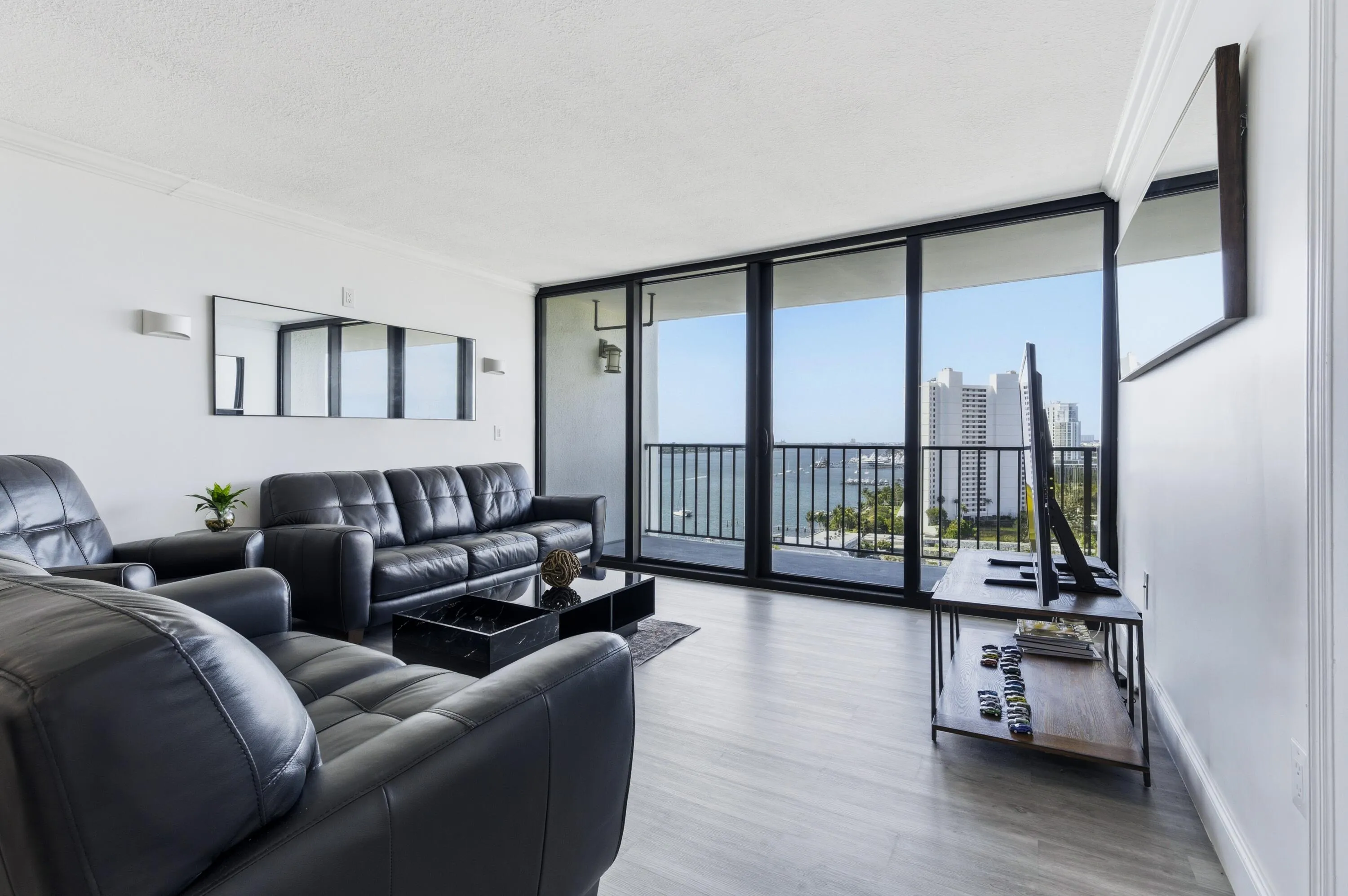 Open living & Balcony