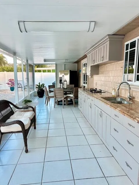 outdoor kitchen