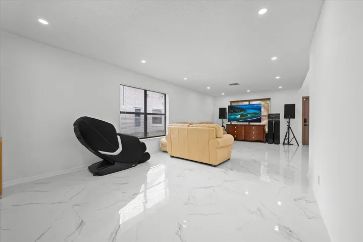 07-2340 Fairmont Ave, Miramar-22