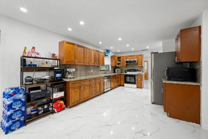 12-2340 Fairmont Ave, Miramar-2