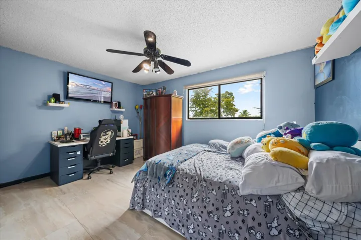 27-2340 Fairmont Ave, Miramar-40